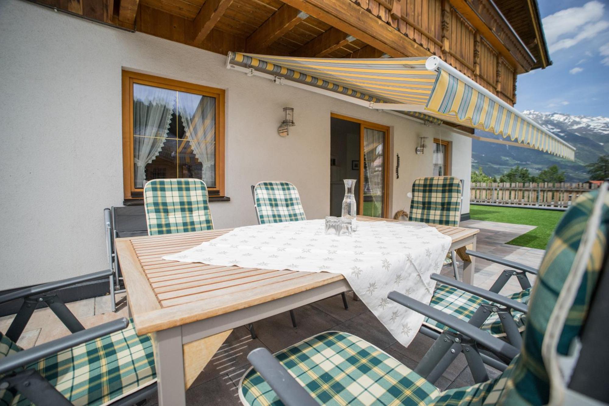 Alpenzeit Villa Ladis Exterior photo